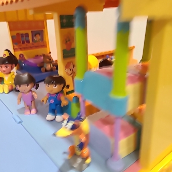 2003 Dora the Explorer Playhouse. Music & Sound Work - Picture 10 of 16